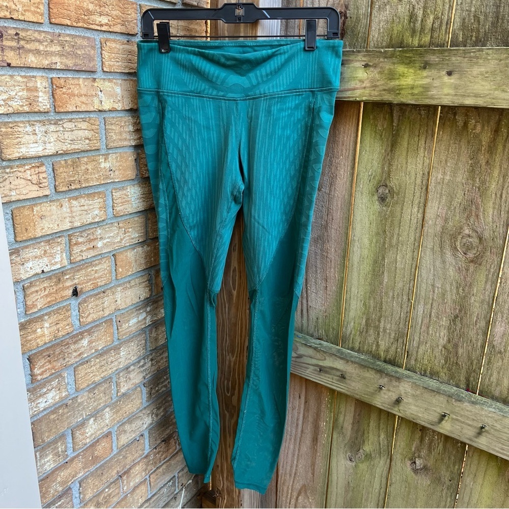 ALO Yoga Turquoise Mesh Accent Leggings